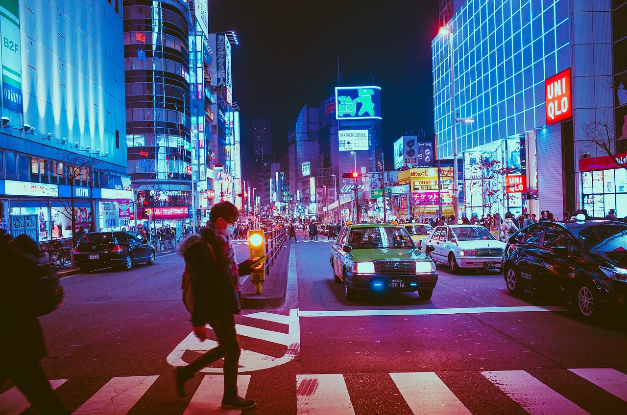 japan, osaka, pedestrians-2014616.jpg